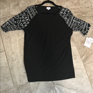 NWT LuLaRoe Gigi Shirt- Size XL